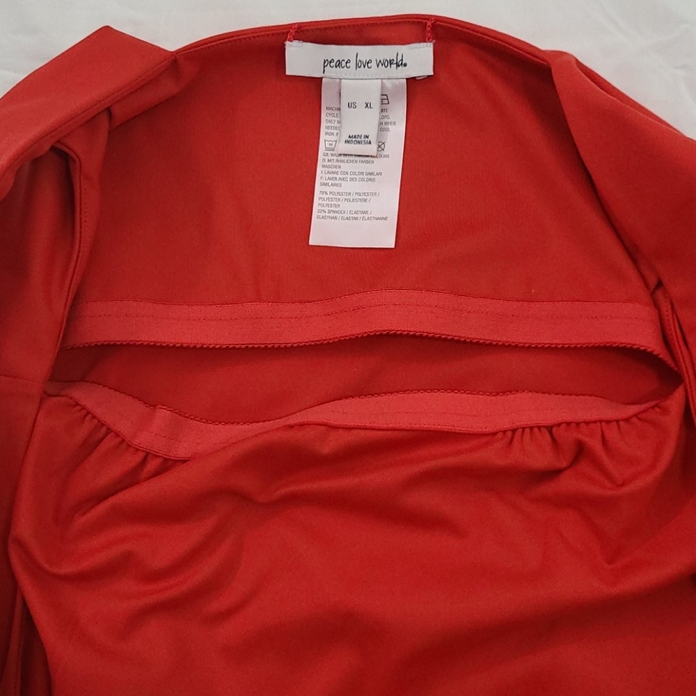 PEACE LOVE WORLD Built-in Bra Tank Red XL crop - Picture 3 of 5